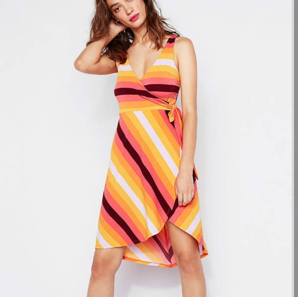 Express Stripe V-neckline dress size M